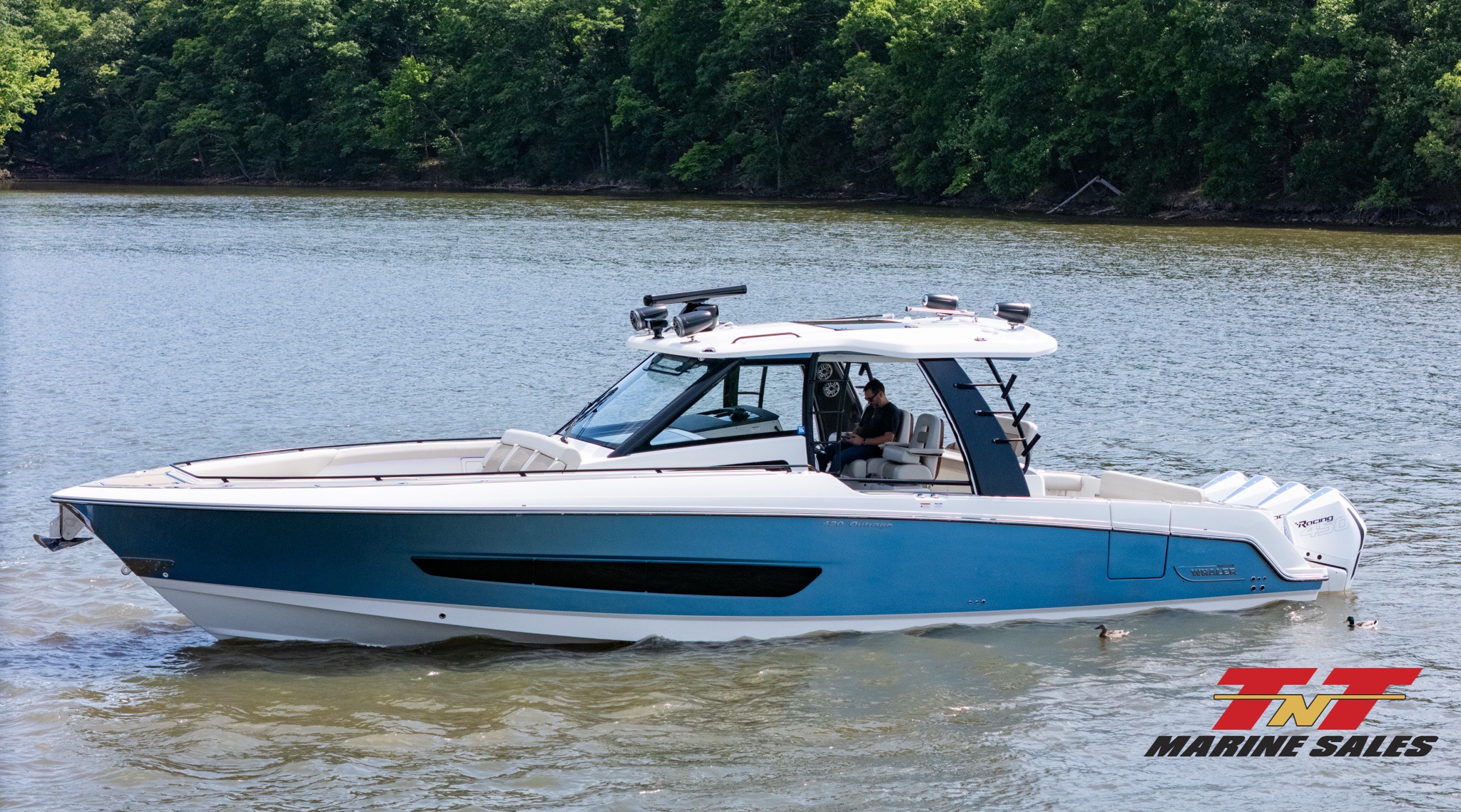 2021 Boston Whaler 420 Outrage